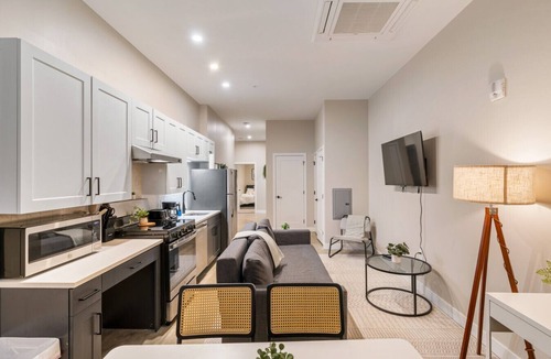 Downtown Cincinnati Apartment | 2-Bedroom Downtown Near Fountain Square & UC+ Wifi