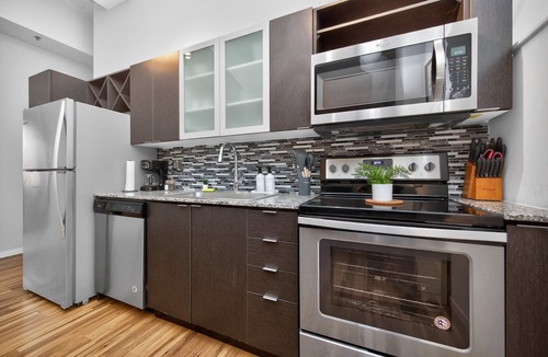 Downtown Cincinnati Apartment | 2 Bedroom |Pool| Paul Brown Stadium