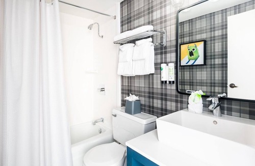 Steamboat Springs Hotel | 2 Comfortable Two Queen Rooms at Gravity Haus, Hot Tub & Parking