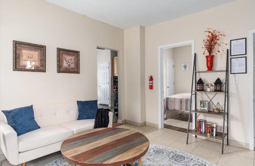 Corcoran Apartment | 2BR Apartment Near Downtown with Workspace - Snapdragon