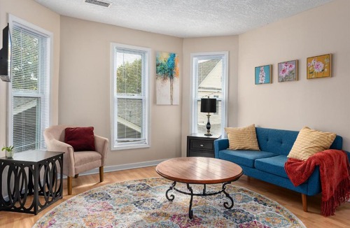 Corcoran Apartment | 2BR Apartment with Private Office Near Downtown - Dahlia
