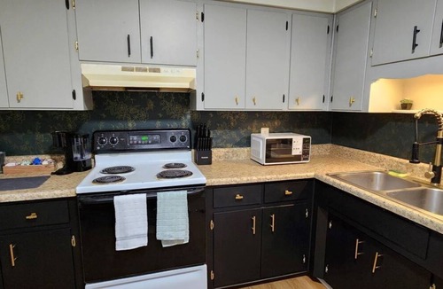 Boiling Springs House | 2BR Near Sherman College & Shops