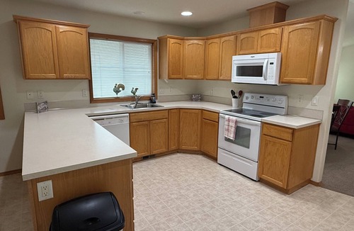 Gresham House | 3 Bedroom House in Peaceful Suburban Neighborhood