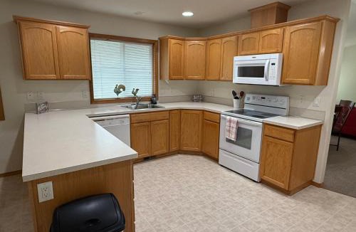 Gresham House | 3 Bedroom House Suburban Retreat