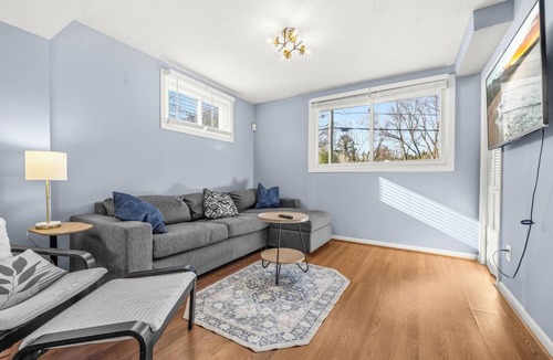 Oxon Hill House | 30+ nights, 4BR 2BA Near MGM Gaylord, Joint Base Andrews & DC, Move-In Ready