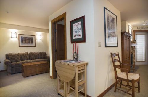 Snowbird Apartment | 3304 - One Bedroom Den Standard Powderhorn Lodge