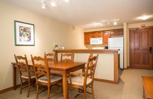 Snowbird Apartment | 3316 - One Bedroom Den Standard Powderhorn Lodge condo