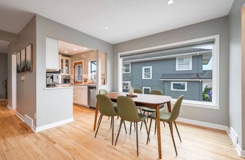 Lower Queen Anne House | 3BR 3BA Kerry Park Retreat in Queen Anne, Near Stadium