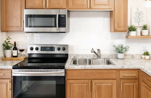 White Plains House | 3BR Home 2 Bathrooms Free Parking Near NYC Perfect for Groups