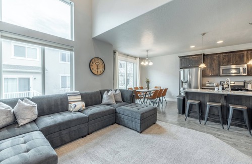 Sunset Heights House | 4-bedroom townhome in Orem on The Links at Sleepy Ridge Golf Course
