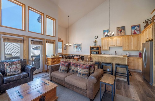 Keystone House | 4BR/3 Bath Townhome in the Keystone Ski Area. Private hot tub. Walk to lifts.