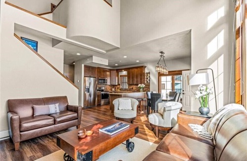 East Village at Copper House | 4BR/4.5Ba Slopeside Ski-in /Ski-out, Panoramic Ski Area Views, Pvt Garage, W/D