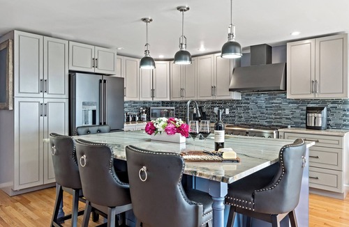 Green Lake House | 5-Bedroom · Rooftop · Game Room · Sleeps 11 · Lake View