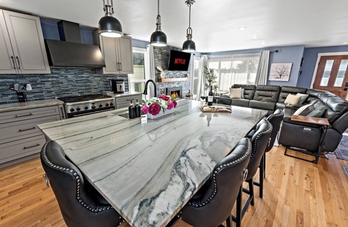 Green Lake House | 5-Bedroom · Rooftop · Game Room · Sleeps 11 · Lake View