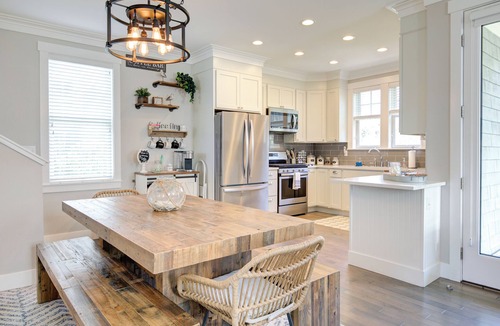 Seabrook House | 5 Min Walk to Beach, Dining, & Shops, PVT Hot Tub + Fenced Yard, Dog Friendly
