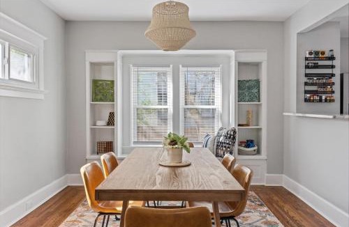 Cincinnati House | 7mins to Downtow Fresh Design Office Backyard BBQ