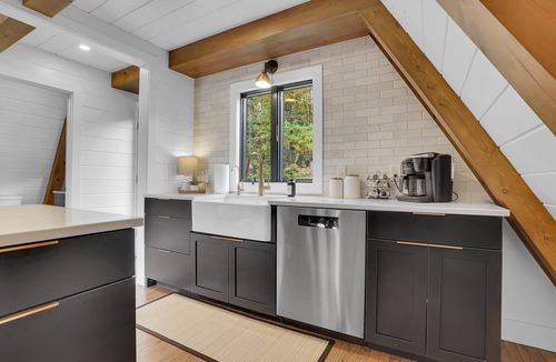 Birdsboro Ski Chalet | A-Frame Chalet: Fireplace, Hot Tub & Mountain Views