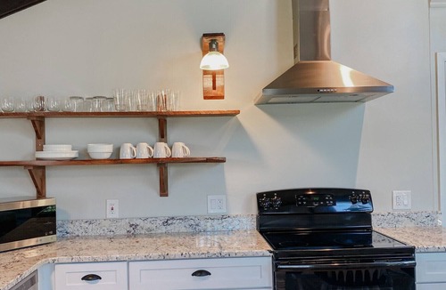 Ocean Sands House | A Jolly Boat-A FEW STEPS TO BEACH-ocean side Corolla. Perfect for families!