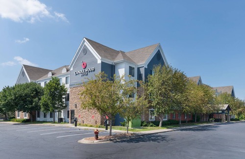 Eagan Apartment | Accessible Suite with Soaking Tub & Full Kitchen