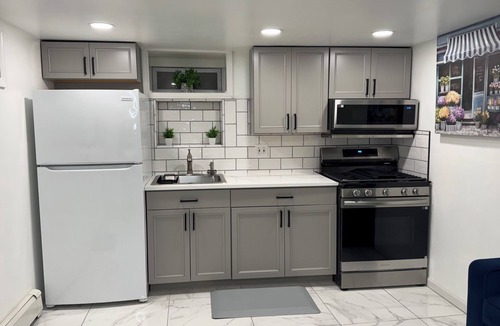 Central Islip Apartment | Adorable 2-br apt Pet-Friendly .Fast WiFi .Near Airport & LIRR