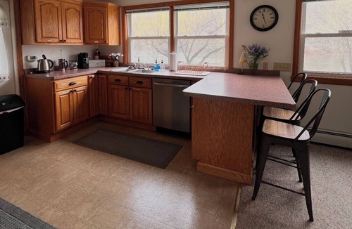 Franklin House | Allegheny River Retreat-Spectacular river views!