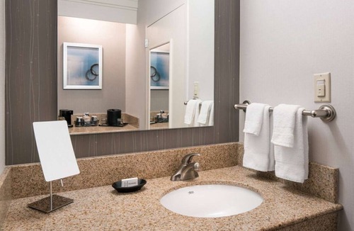 El Segundo Resort | Always a Great Idea To Unwind! Close to El Segundo Beach, Pets are Allowed