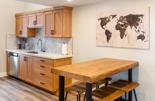 Cottonwood Heights Apartment | Amazing new 2BR unit 2 min from Big Cottonwood Canyon- located for ski access!