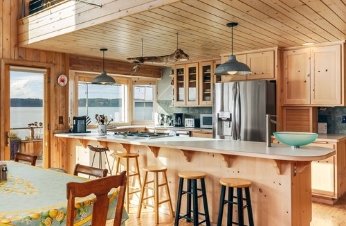 Camano Island House | Amazing Waterfront Beach House - 4 bdrms, 4 bathroom, foosball, kayaks and more!