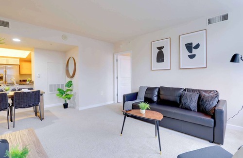 Aurora Highlands Apartment | Apt Steps from Metro | Near Pentagon City