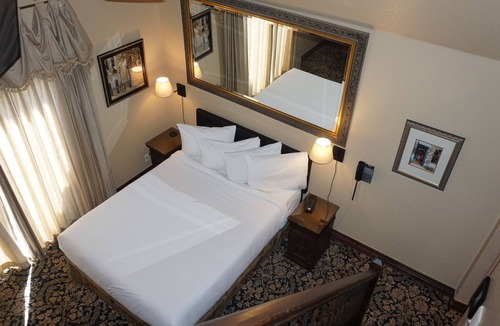 Doubleheader House | Arrowhead Manor Bed & Breakfast Inn & Event Center