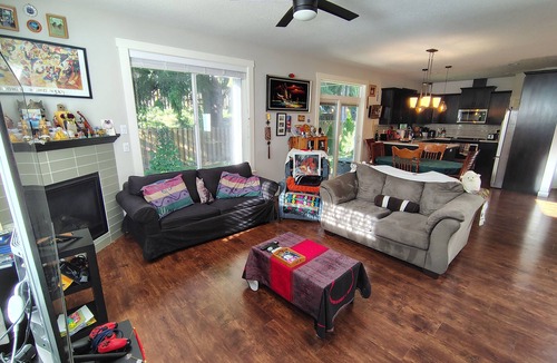 Hazel Dell House | Art filled and spacious 4-bedroom, 2-office house with private yard in Vancouver