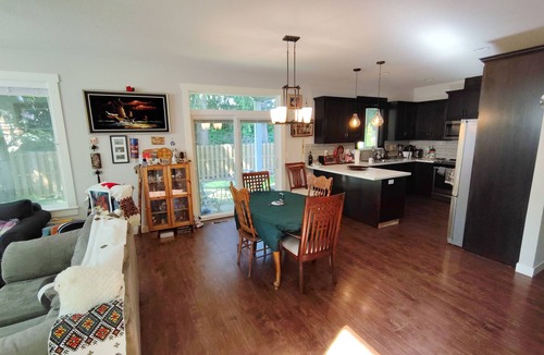 Hazel Dell House | Art filled and spacious 4-bedroom, 2-office house with private yard in Vancouver