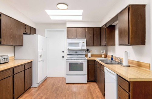 Arvada Plaza Area House | Arvada Retreat+Game Room+Garage