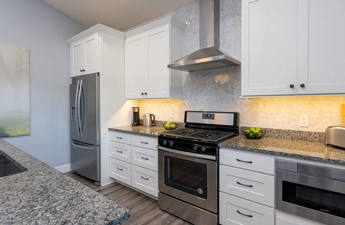 Fairview House | Asheville Getaway | Hot Tub | 2BR/2BA | 15 Min to Biltmore & Downtown Asheville