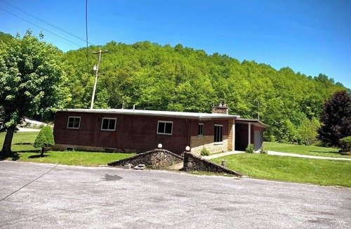Bramwell Cabin | ATV TrailCamp: The King Crib- Just seconds from HMT Pocahontas Trailhead!