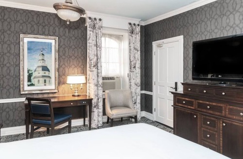 Historic District Hotel | Authentic 18th Century Hotel Near US Naval Academy - Walking Distance