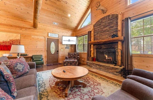 Ridgedale Cabin | Authentic Log Cabin w Private Hot Tub, Fire Pit & Pool Table I Near Big Cedar