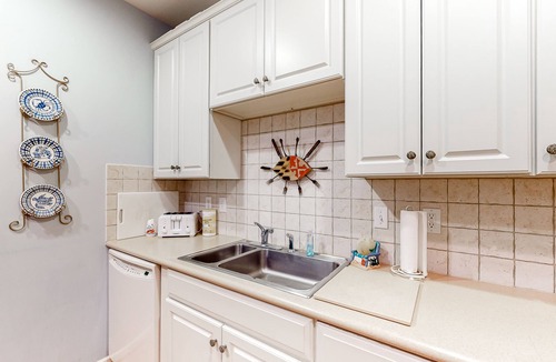 Ocean View House | Bayside Bethany Lakes townhouse w/fireplace, pools, basketball court, free WiFi