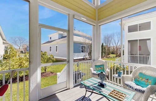 The Commons House | Bayside Resort dog-friendly townhouse w/tennis court access, WiFi, and balcony