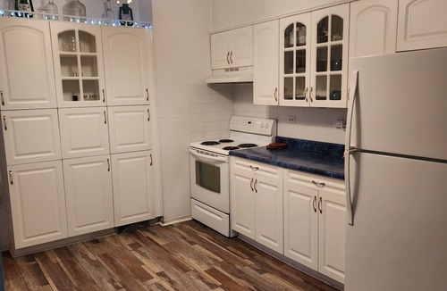 Wolfe House | Be at home and bring your pet, close to Trails and amenities but private