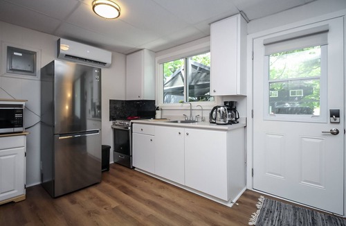 Wasaga Beach Cottage | beachfront