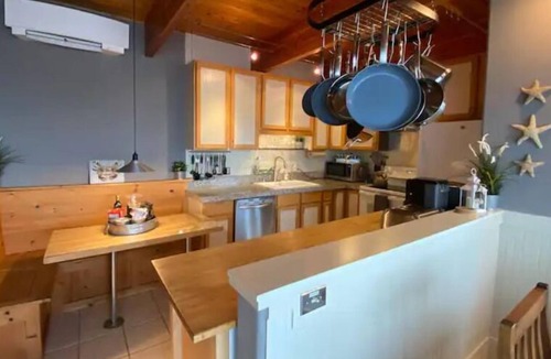 Camano Island House | Beachfront Home with Sound View on Camano Island