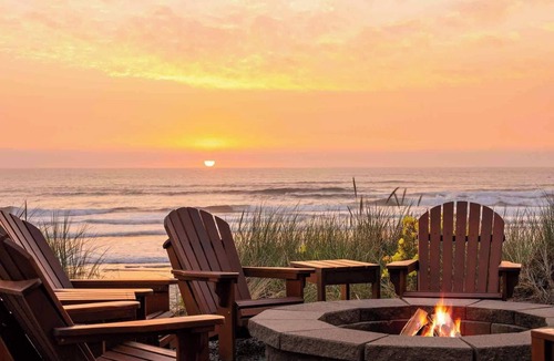 Rockaway Beach House | Beachfront Luxury, HotTub, Spa, Big Arcade, Open Layout, 4 Owner Suites, FirePit