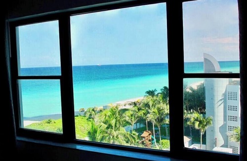 Mid Beach Condo | Beachfront | Pool & Direct Ocean Access