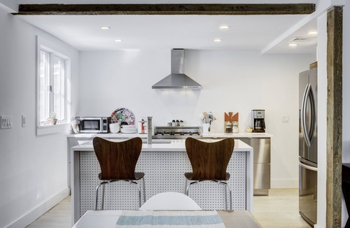 Village of Southampton House | Beachy Chic South of the Hwy in SH Village just 3blks to shops, food and fun!⛱️