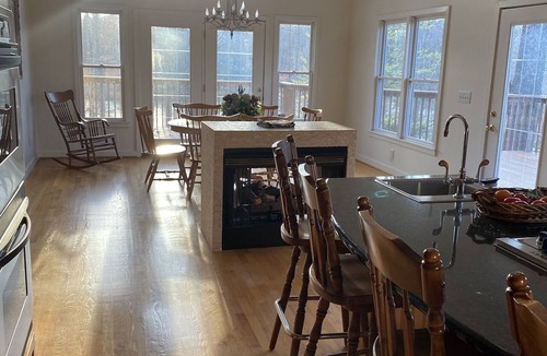 Pinnacle House | Beacon Hill on the Lake Private 12-Acre Waterfront Retreat