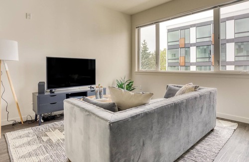 Downtown Apartment | Beautiful 1BR in Redmond w/ Gym 1mi to Dtwn