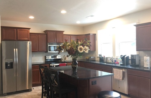 Deschutes River Woods House | Beautiful 6 bedroom, 3 bathroom house custom built for vacation rental.