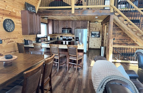 Rockbridge Cabin | Beautiful Cabin on 20 Acres in Hocking Hills Ohio - Early Bird Discounts!