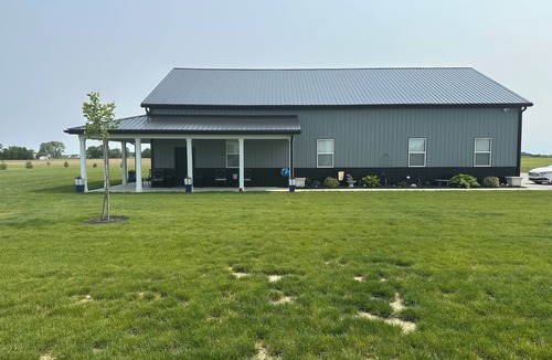 Irwin Apartment | Beautiful Country Setting 1000 Sq. Ft Loft Barn Dominium Apartment all Amenities